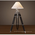 Hot Sell Wood and Aluminium Base Tripod Floor Lamp (F715L)